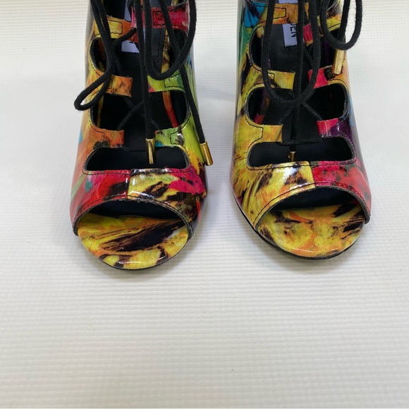 Steve Madden Cynthia Lace Up Colorful Abstract  4.5" high heels Size 7.5M - Picture 3 of 14